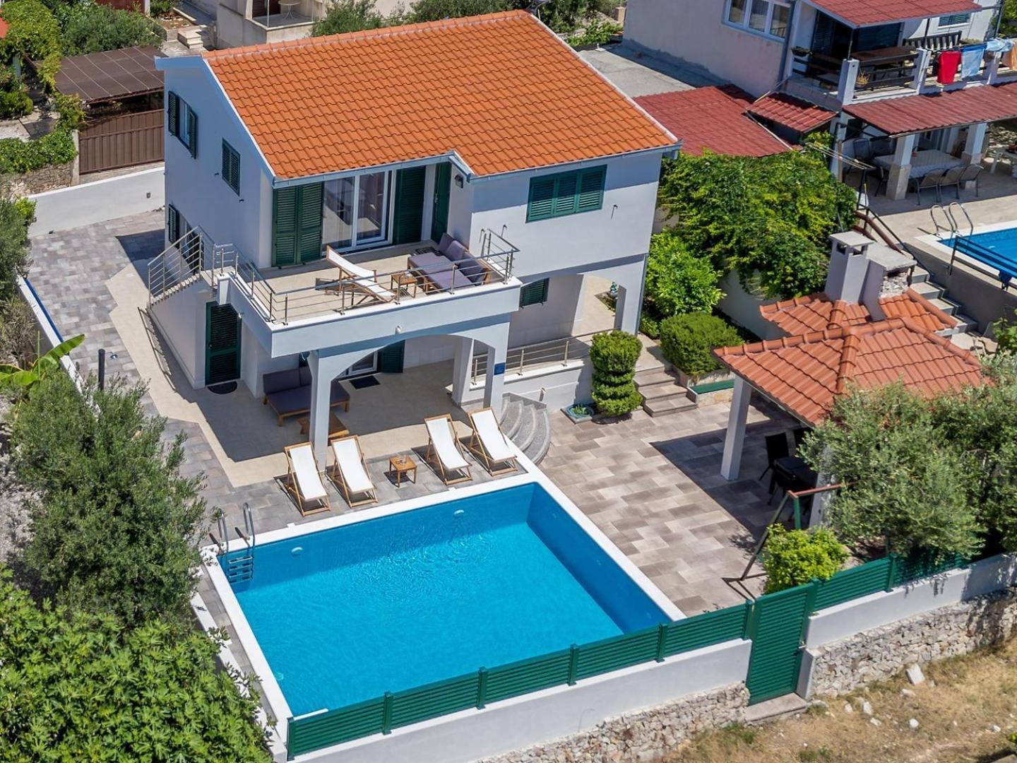 Sea Flower Beachfront Villa Sevid Exterior foto